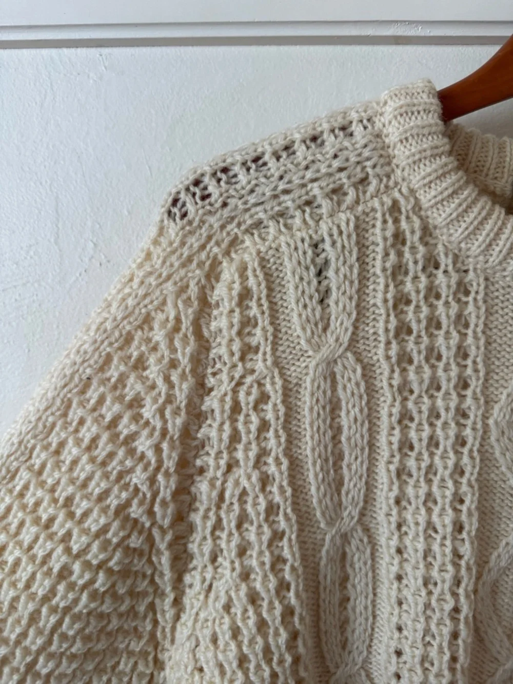 Vtg Gaeltarra Handcrafted Ireland Cable-Knit Crewneck Fisherman Sweater Cream 42 - Picture 3 of 10